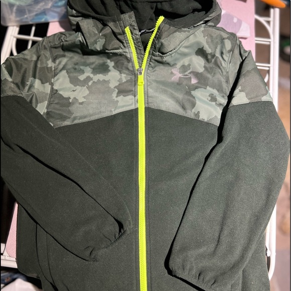 Boys UnderArmour hooded jacket - Picture 4 of 7